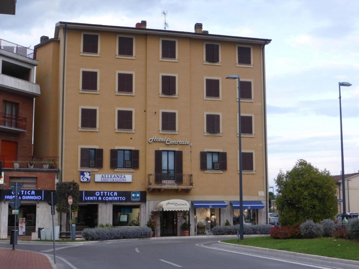 Hotel Centrale Chiusi Exteriör bild