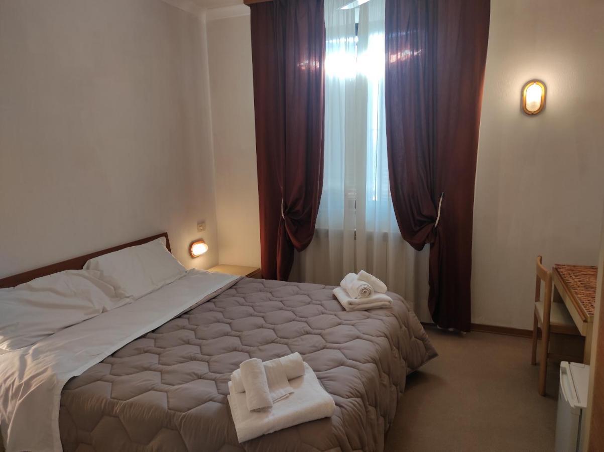 Hotel Centrale Chiusi Rum bild