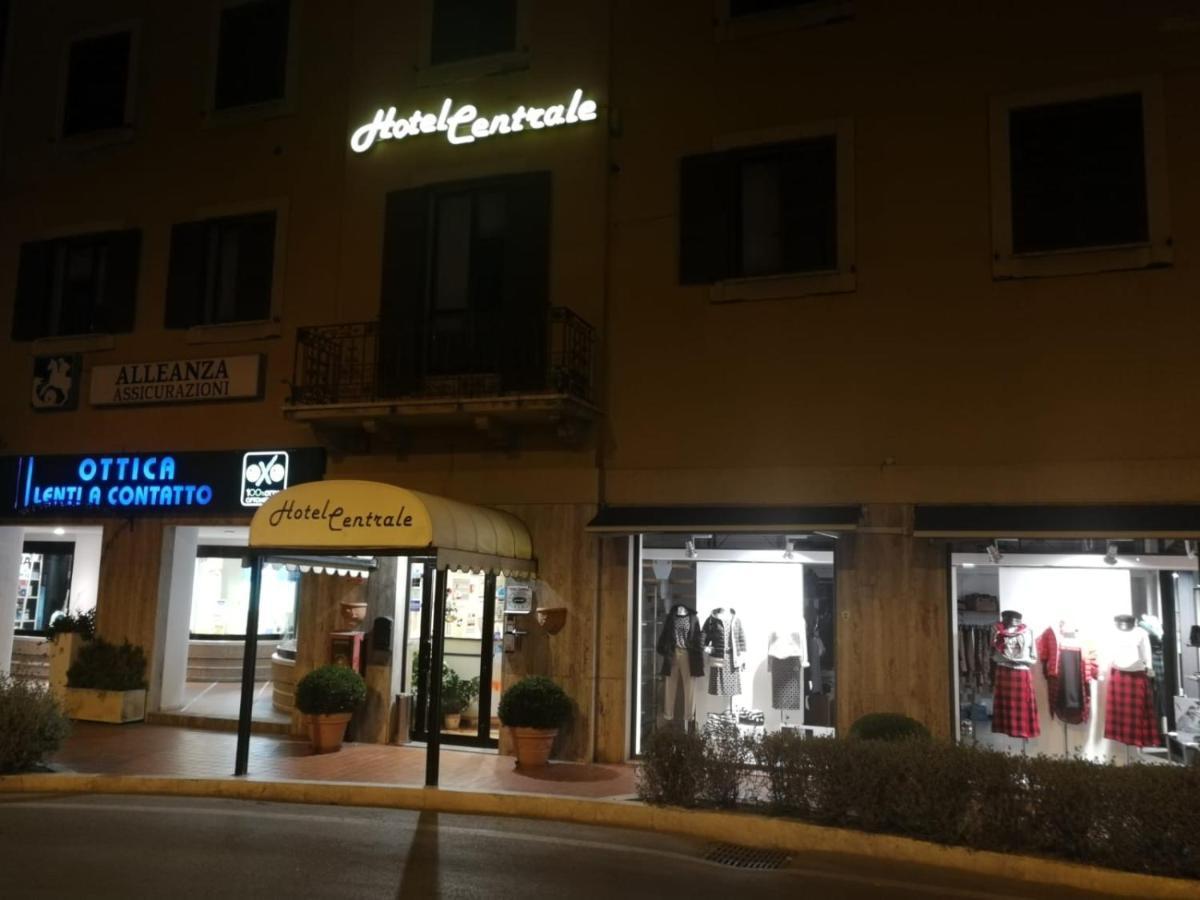Hotel Centrale Chiusi Exteriör bild