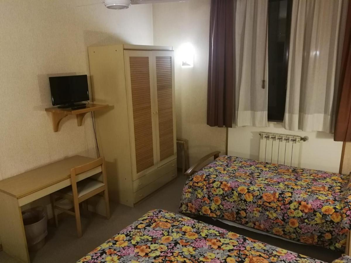 Hotel Centrale Chiusi Exteriör bild